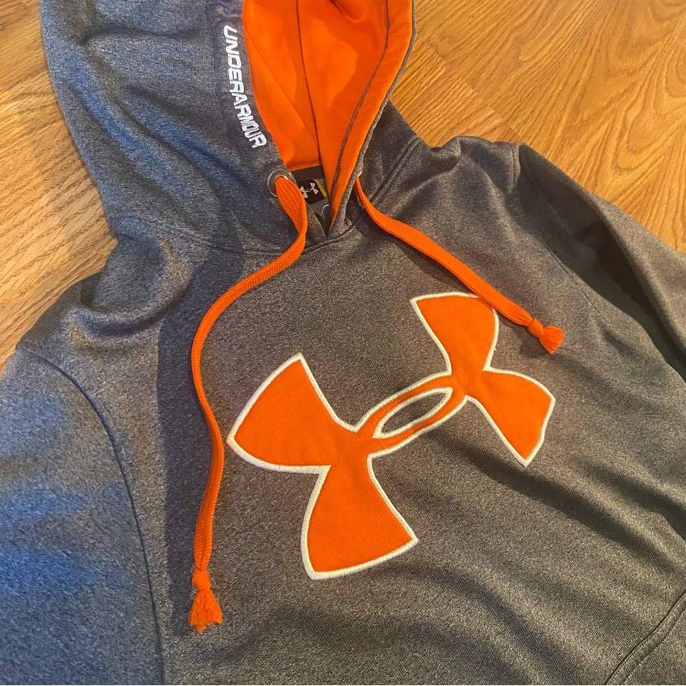 Under Armour fleece-lined logo hoodie, gray orange, front pocket size S